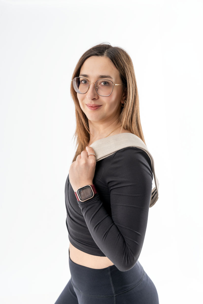 Bild von Isabelle auf einem Stuhl sitzend